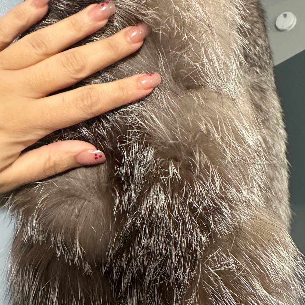 Saga Fox Real Fur Coat | Blue Frost Fox (Gray/Silver Tone) | Size M | Vintage - Picture 6 of 15